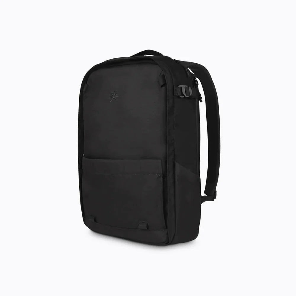 Nest Backpack All Black + 3 Accessories