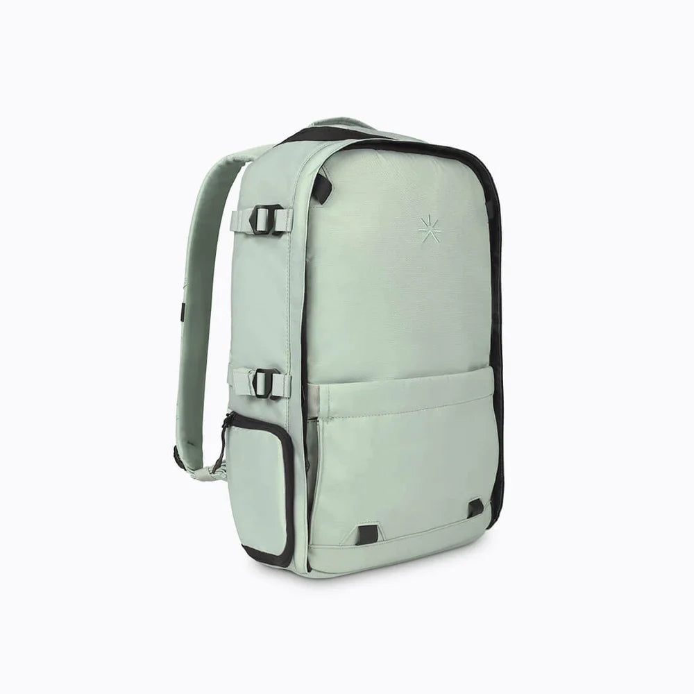 Nest Backpack Desert Green + 3 Accessories