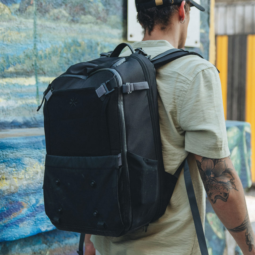 Hive Backpack Core Black + 3 Accessories