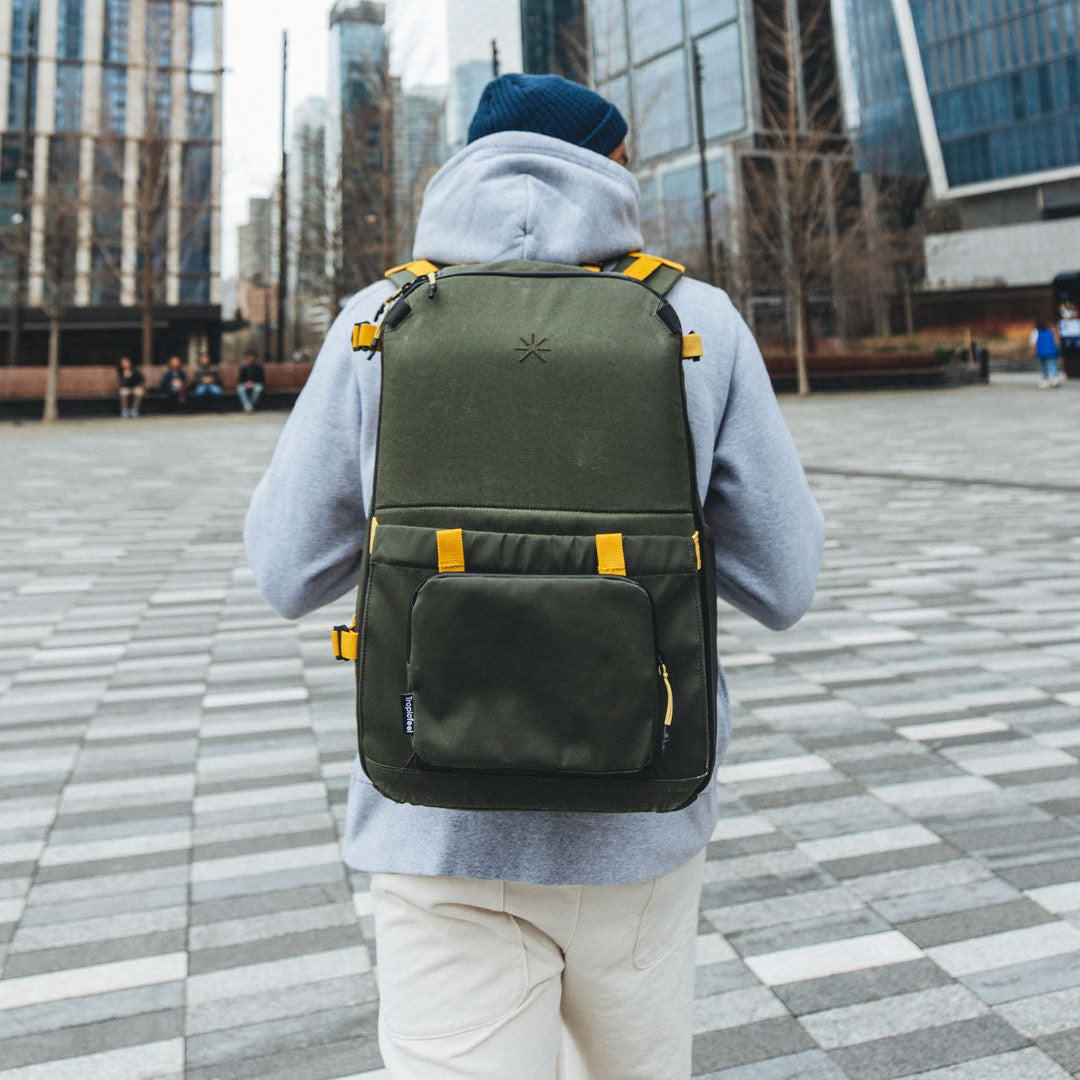 Hive Backpack Mulled Green + 3 Accessories